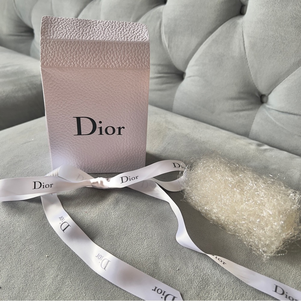 DIOR White Shopping Bag 5.5x4.74x2.30 inches + Original Stuffing + Ribbon